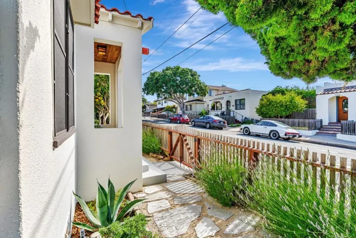 501 7th Street, Pacific Grove, California 93950