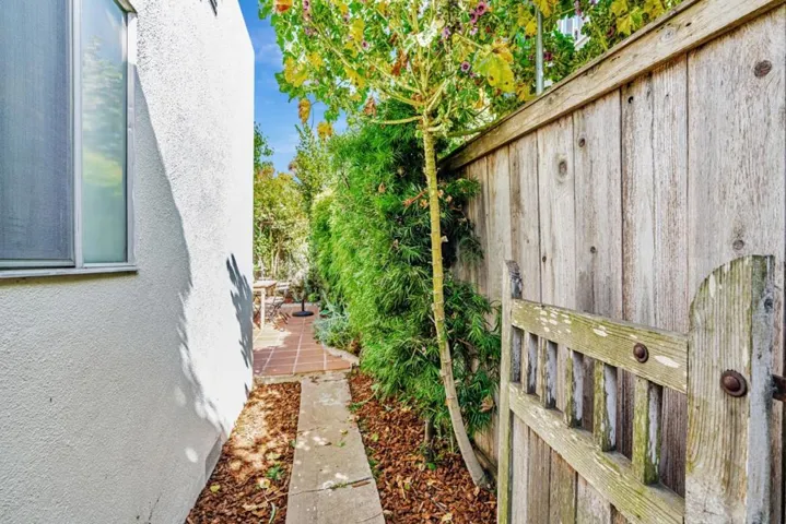 501 7th Street, Pacific Grove, California 93950
