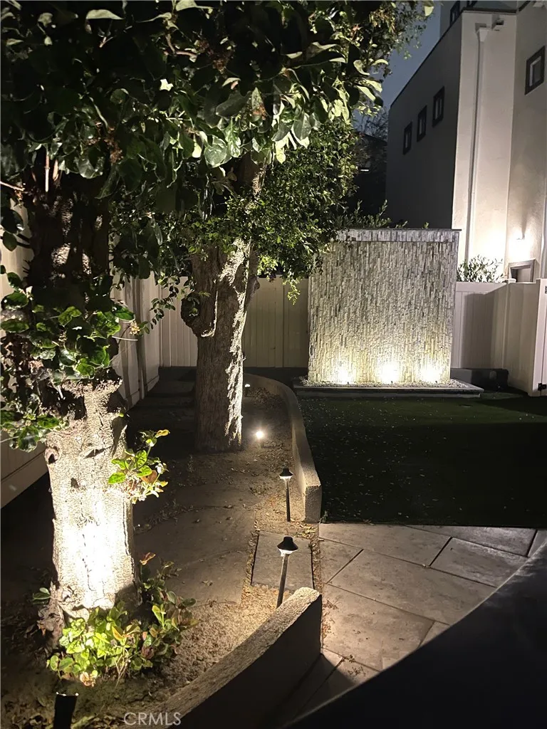 533 Daniel Freeman Circle, Inglewood, California 90301 home-pic-3