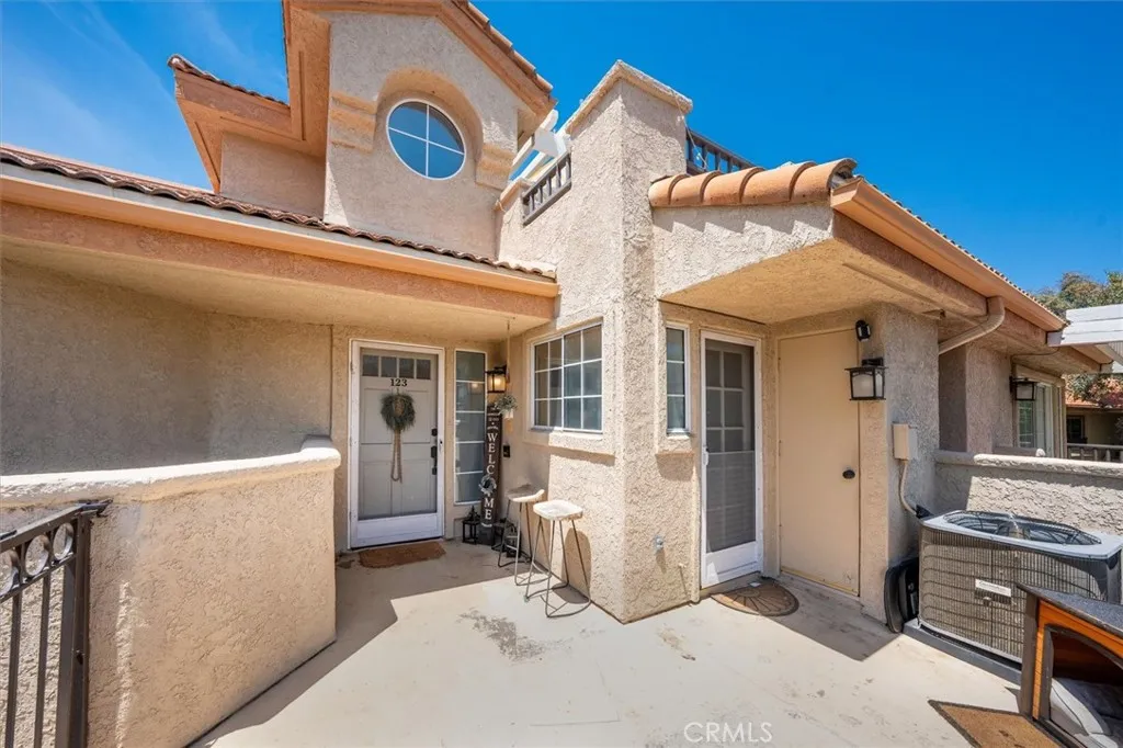 23926 Arroyo Park Drive 123, Valencia, California 91355 home-pic-2