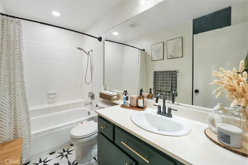 23926 Arroyo Park Drive 123, Valencia, California 91355 home-pic-28