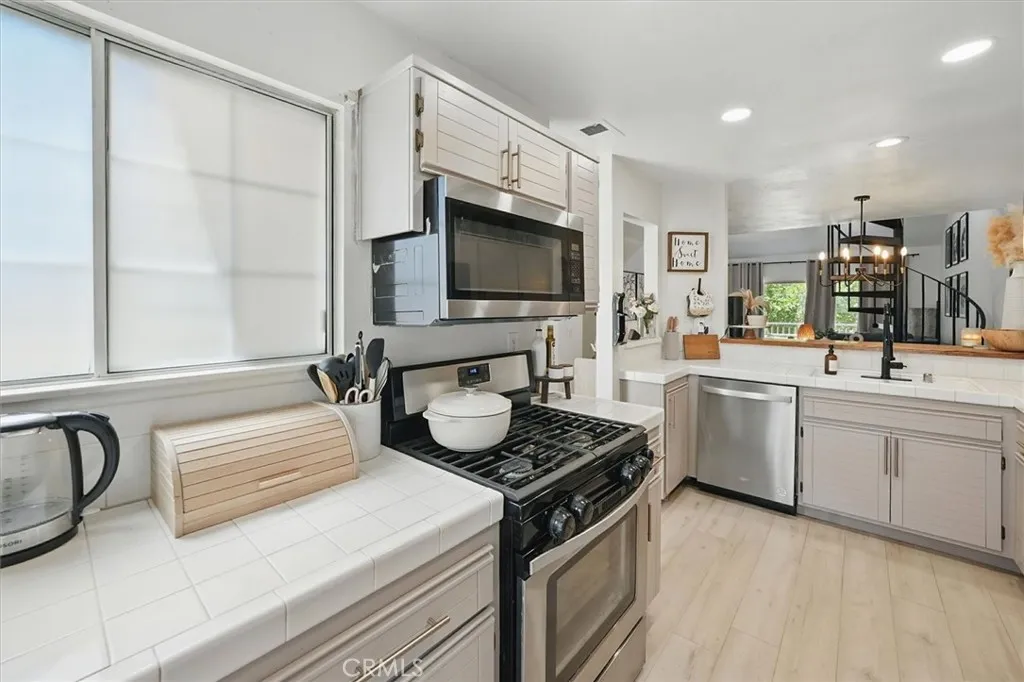 23926 Arroyo Park Drive 123, Valencia, California 91355 home-pic-24