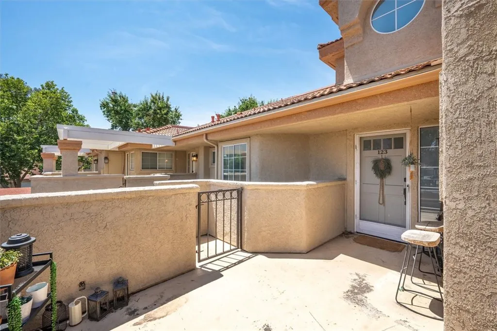 23926 Arroyo Park Drive 123, Valencia, California 91355 home-pic-3