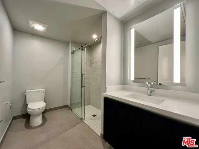 5801 Camerford Avenue 104, Los Angeles, California 90038