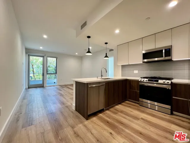 5801 Camerford Avenue 104, Los Angeles, California 90038