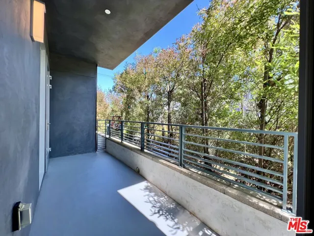 5801 Camerford Avenue 104, Los Angeles, California 90038