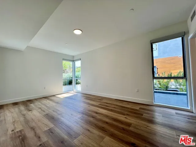 5801 Camerford Avenue 104, Los Angeles, California 90038