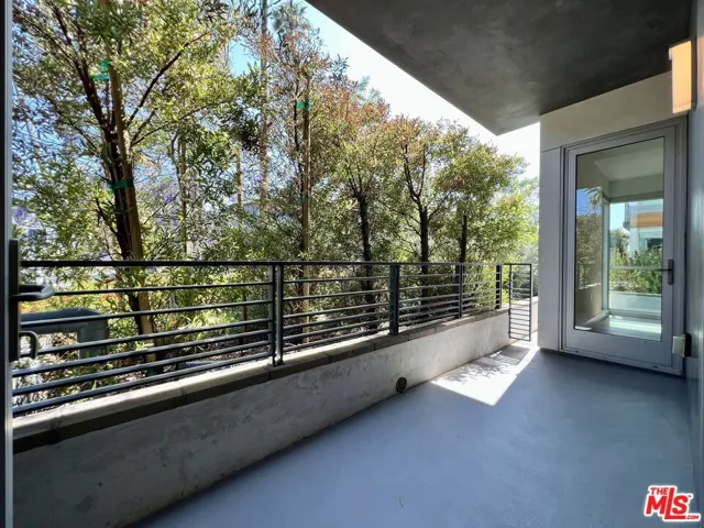 5801 Camerford Avenue 104, Los Angeles, California 90038