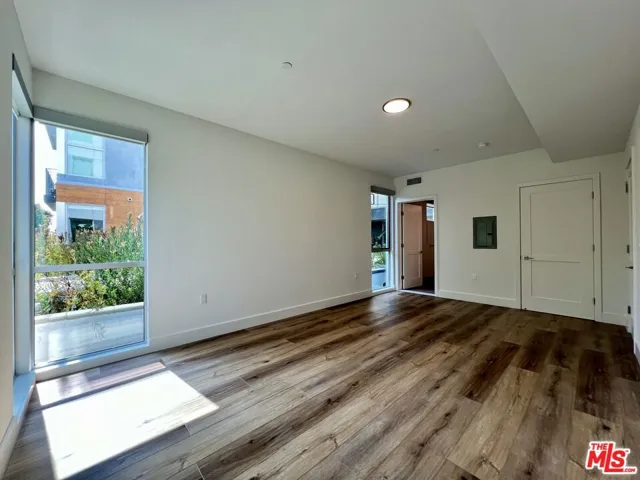 5801 Camerford Avenue 104, Los Angeles, California 90038