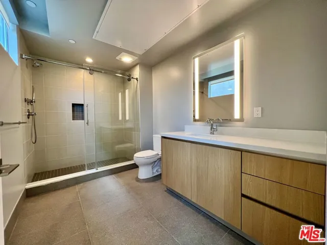 5801 Camerford Avenue 104, Los Angeles, California 90038