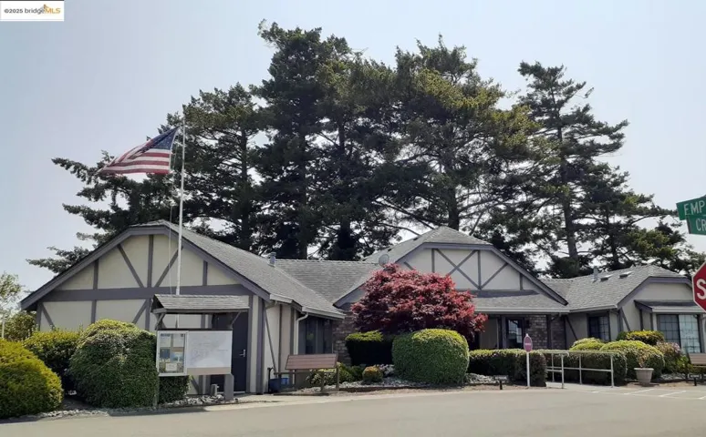 clubhouse nearby