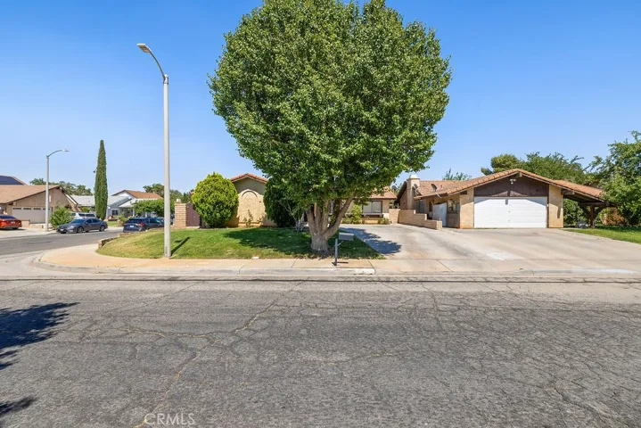 44668 13th Street E, Lancaster, California 93535