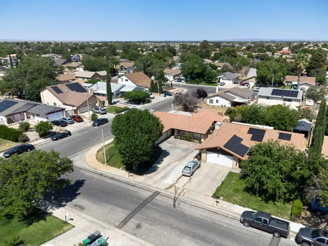 44668 13th Street E, Lancaster, California 93535