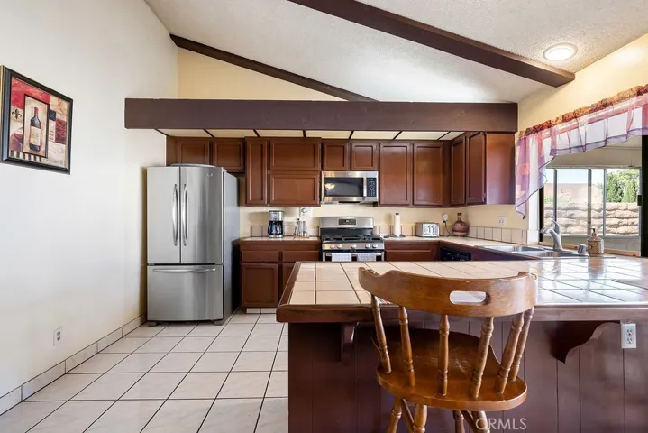 44668 13th Street E, Lancaster, California 93535