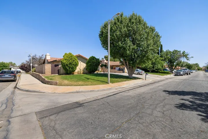 44668 13th Street E, Lancaster, California 93535