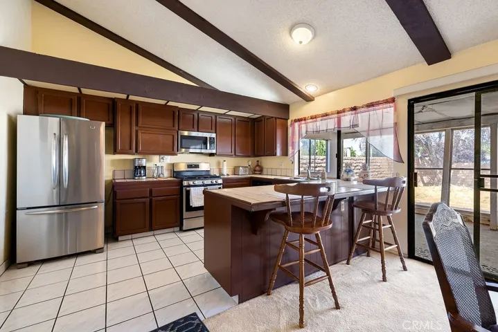44668 13th Street E, Lancaster, California 93535