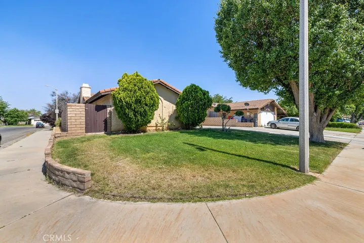 44668 13th Street E, Lancaster, California 93535