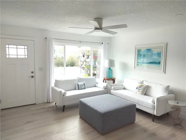 150 E Lakeshore Drive 22, Lake Elsinore, California 92530