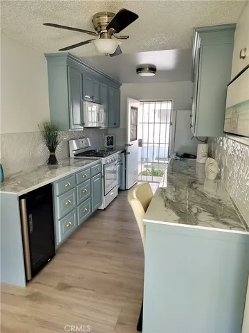 150 E Lakeshore Drive 22, Lake Elsinore, California 92530