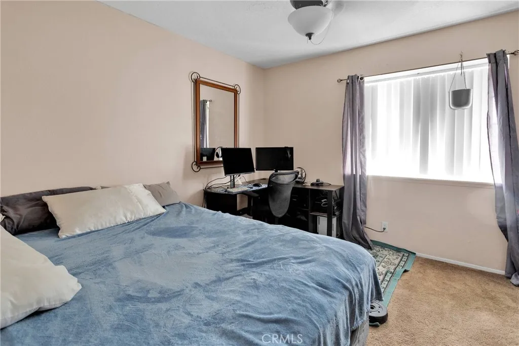 8960 Buckthorn Avenue, Hesperia, California 92345 home-pic-19