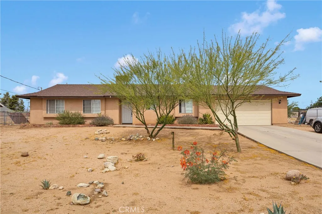 8960 Buckthorn Avenue, Hesperia, California 92345 home-pic-1