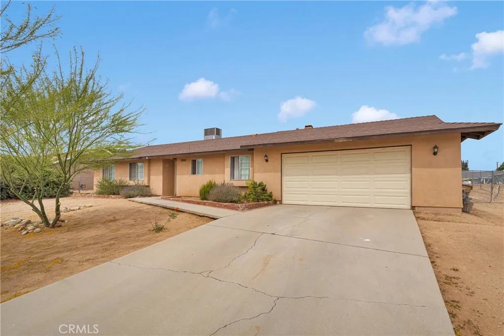 8960 Buckthorn Avenue, Hesperia, California 92345 home-pic-2