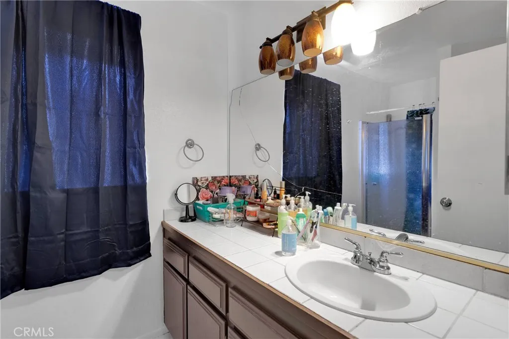 8960 Buckthorn Avenue, Hesperia, California 92345 home-pic-25