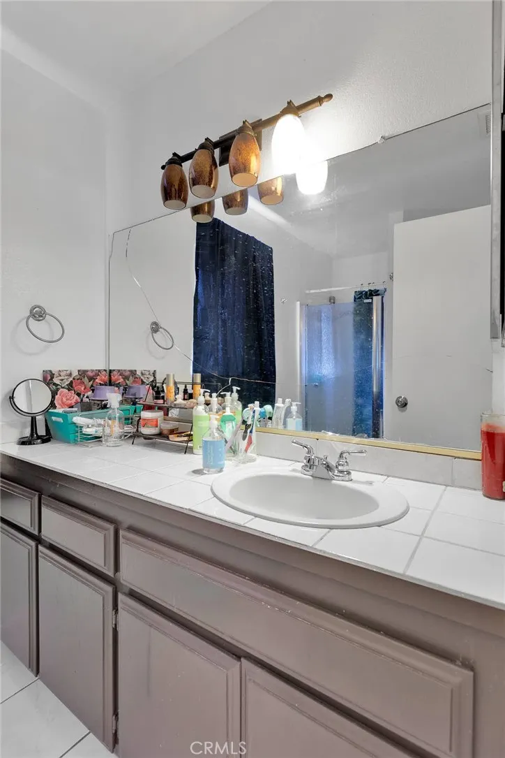 8960 Buckthorn Avenue, Hesperia, California 92345 home-pic-26