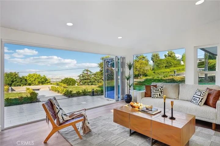43 Rockinghorse Road, Rancho Palos Verdes, California 90275