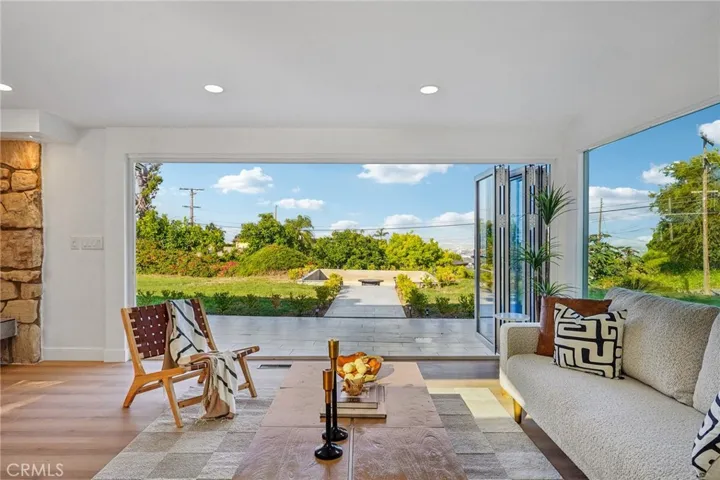 43 Rockinghorse Road, Rancho Palos Verdes, California 90275