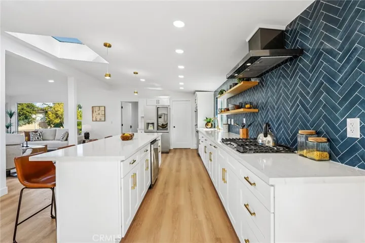 43 Rockinghorse Road, Rancho Palos Verdes, California 90275