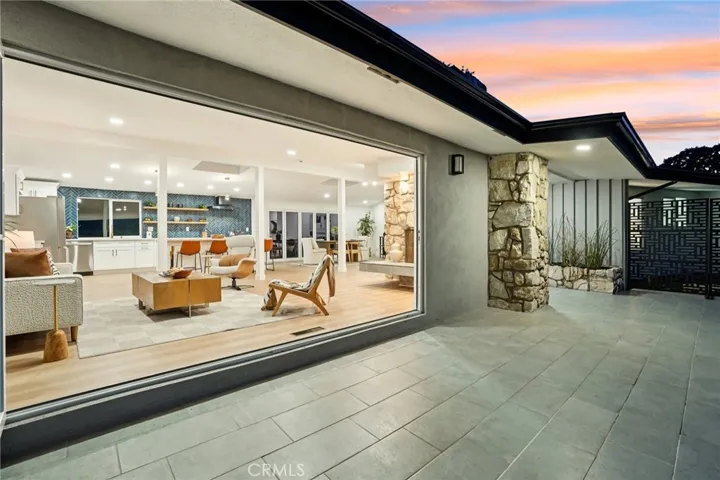 43 Rockinghorse Road, Rancho Palos Verdes, California 90275