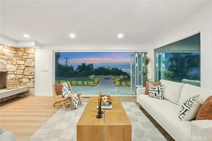 43 Rockinghorse Road, Rancho Palos Verdes, California 90275