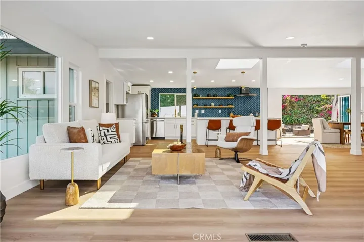 43 Rockinghorse Road, Rancho Palos Verdes, California 90275
