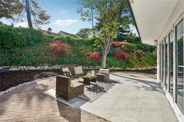 43 Rockinghorse Road, Rancho Palos Verdes, California 90275