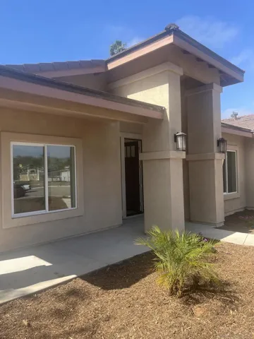 11989 Raceway Lane, Lakeside, California 92040