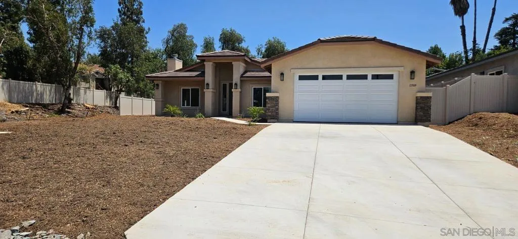 11989 Raceway Lane, Lakeside, California 92040