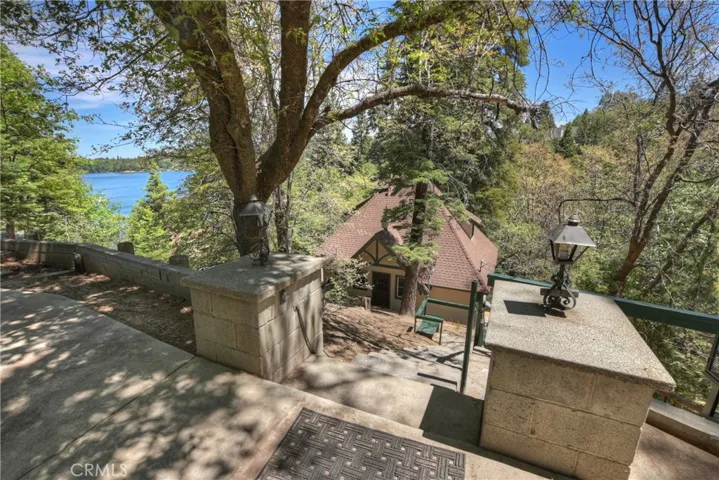 362 Ca-173, Lake Arrowhead, California 92352