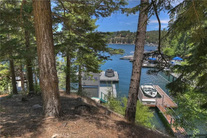 362 Ca-173, Lake Arrowhead, California 92352