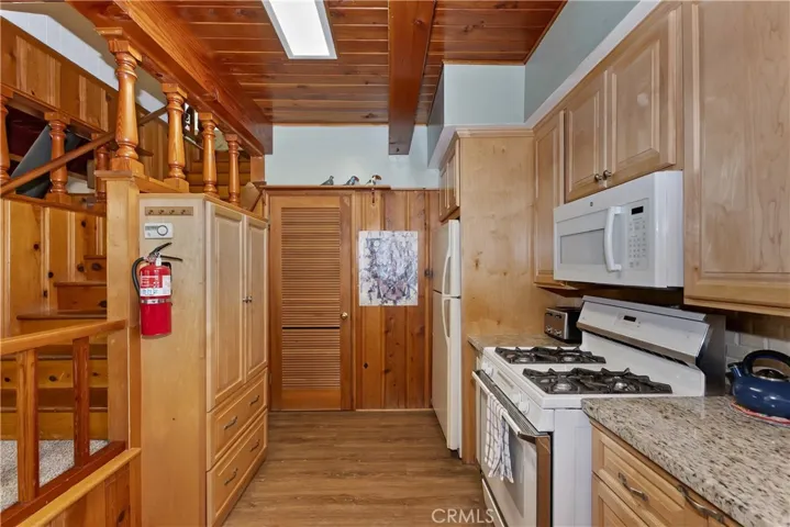 362 Ca-173, Lake Arrowhead, California 92352