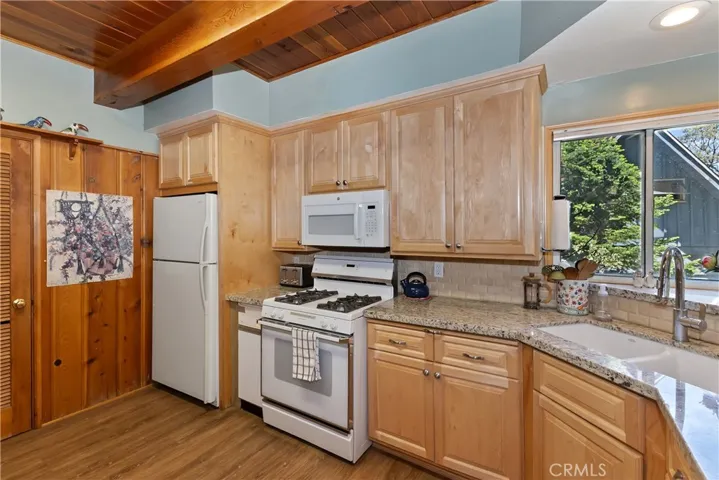 362 Ca-173, Lake Arrowhead, California 92352