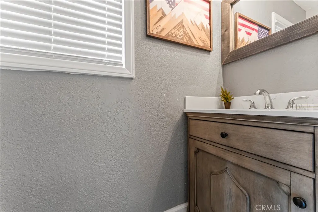 32538 Scandia Drive, Running Springs, California 92382 home-pic-11