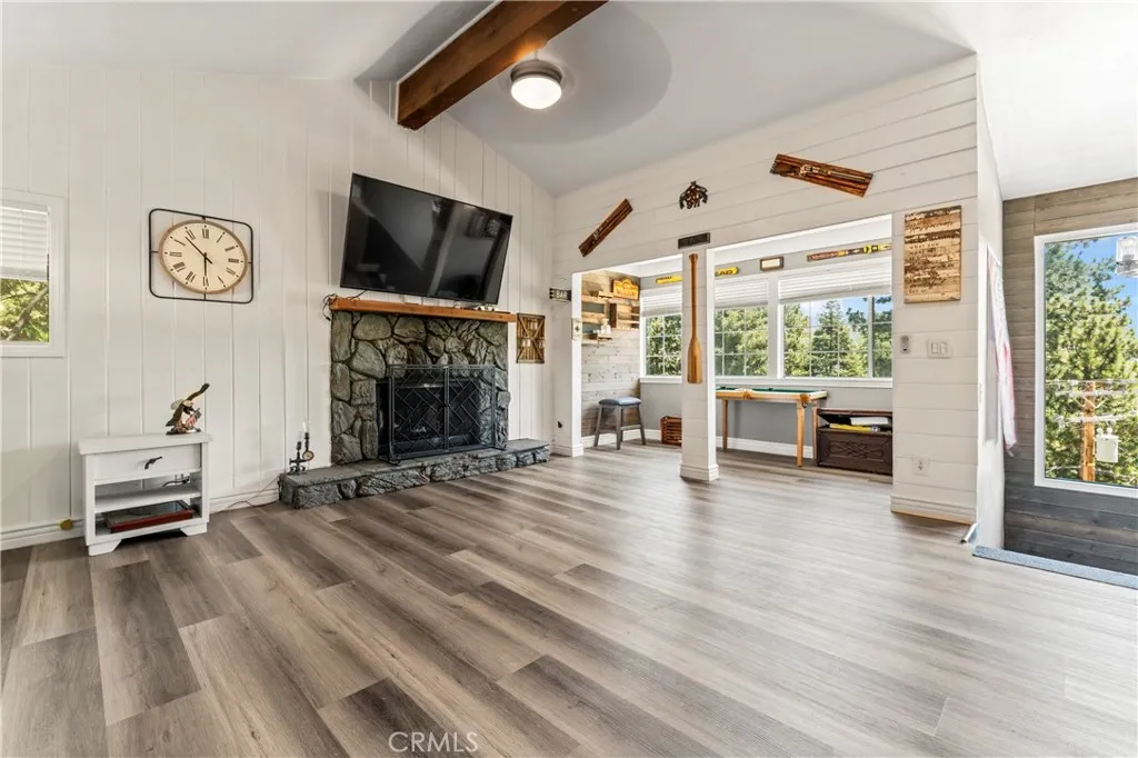 32538 Scandia Drive, Running Springs, California 92382 home-pic-8