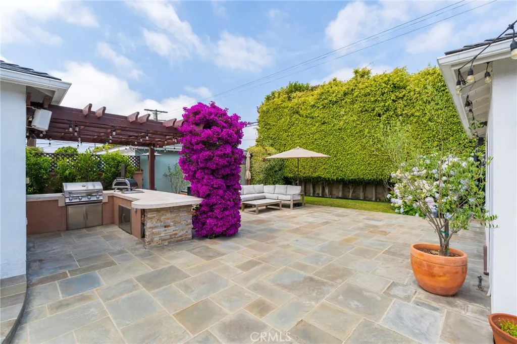 7838 Stewart Avenue, Los Angeles, California 90045 home-pic-2