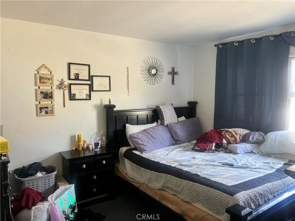 6240 Hazeltine Avenue, Van Nuys, California 91401 home-pic-7