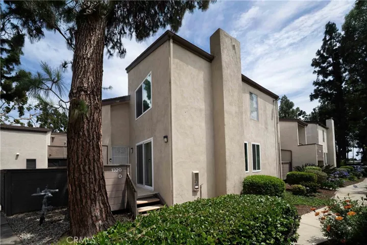 1320 Cabrillo Park Drive D, Santa Ana, California 92701