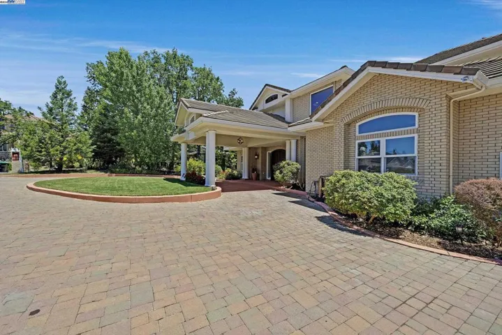 349 Brianne Ct, Pleasanton, California 94566
