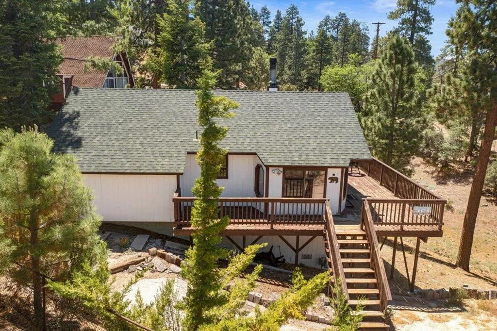 819 Cameron Drive, Big Bear, California 92315 home-pic-1