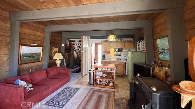 33474 Angeles Drive, Green Valley Lake, California 92341 home-pic-32