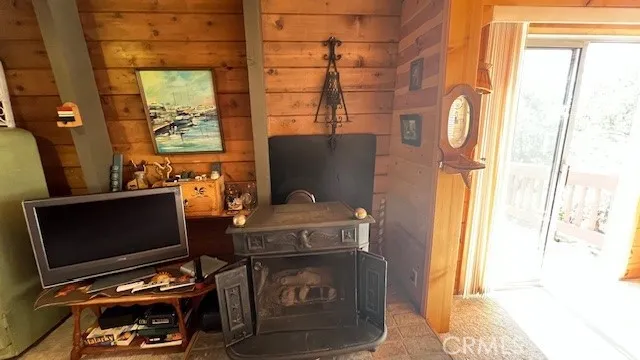 33474 Angeles Drive, Green Valley Lake, California 92341 home-pic-19